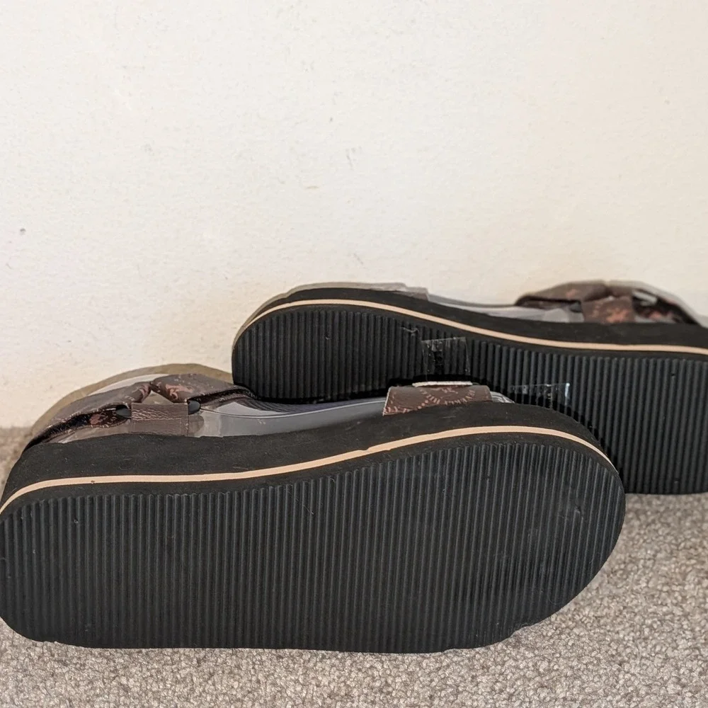 Beverly Hills Polo Club‎ Brown Logo Platform Sandals 7 Black Chunky NWOT